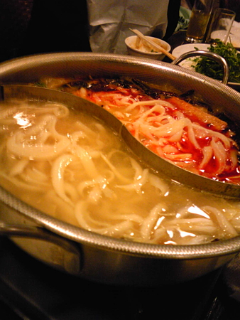 火鍋で刀削麺