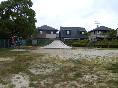 小松寺団地内公園