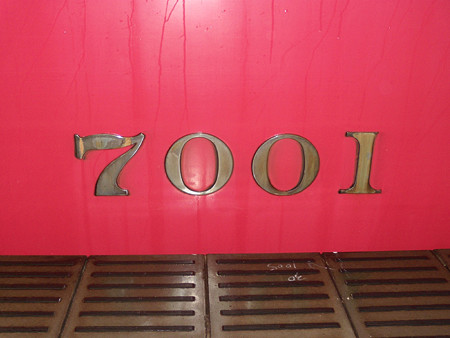 7001Fナンバープレート