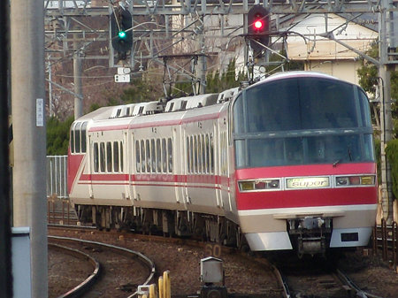 1000系特急名古屋行き