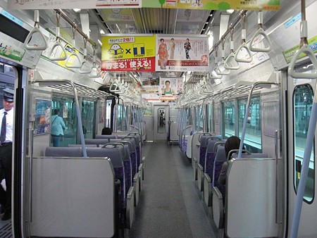 2207F一般車車内