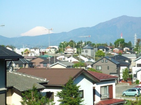 富士山が真っ白