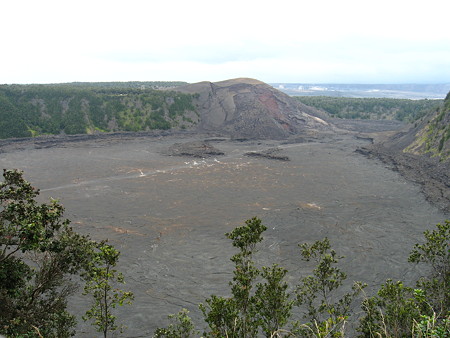 ハワイ火山国立公園　火口見学