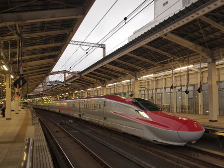 E6系こまち 東北新幹線仙台駅