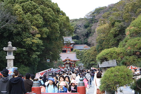 結構なにぎわい@鶴岡八幡宮
