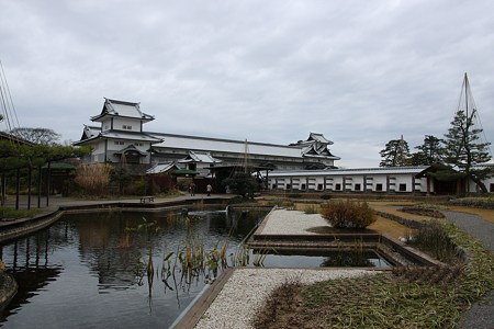 初冬の金沢城　中庭から