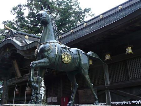一宮神社の馬像