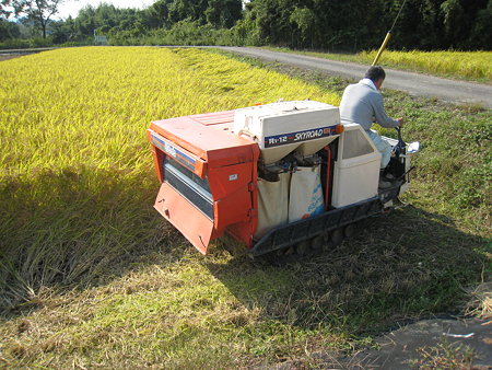 f893