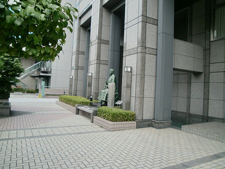 誰？