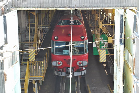 7025F 猿投駅にて