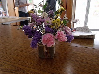 フラワーアレンジほかの方作品20120630 (1)