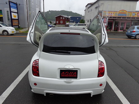 マーチ　神奈川県　ガルウイング取付　リア