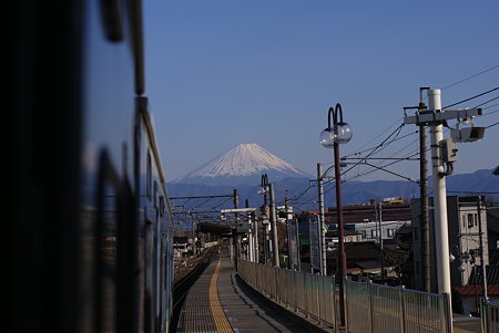 韮崎駅から富士山を望む