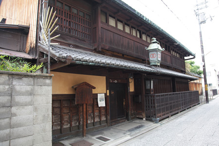 輪違屋