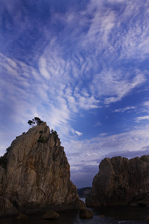 橋杭岩