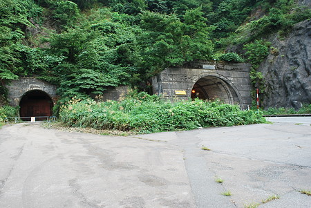 R158 馬返しトンネル新旧