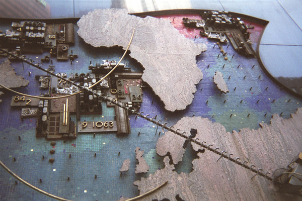 Photos: LA California SBCYahoo Building DE EU AU SA CA NZ Plans ECHELON Space Satellite 脅迫と強要です。
