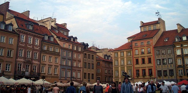 ワルシャワ：世界遺産 旧市街市場広場